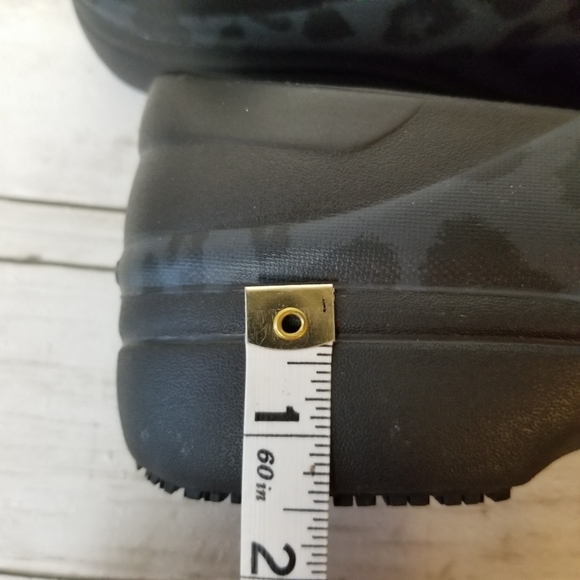 Crocs Neria Leopard Print Slip Resistant Work Clogs - Picture 14 of 15